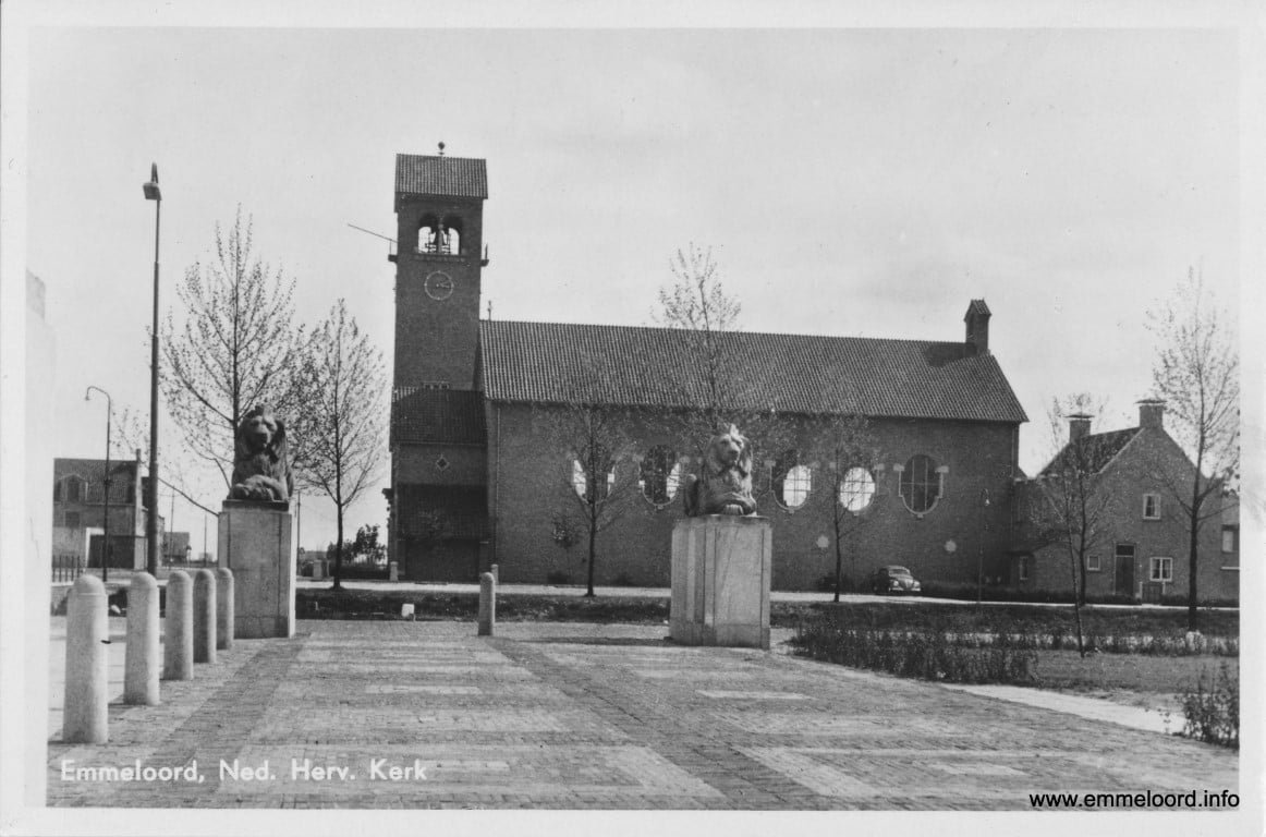 Kerk-Hoeksteen18.jpg Kerk-Hoeksteen18.jpg